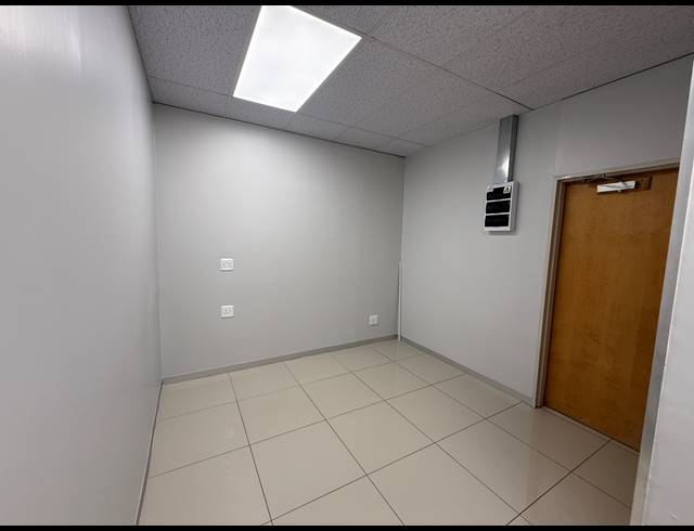 164M² OFFICE TO LET IN BRAAMFONTEIN WERF